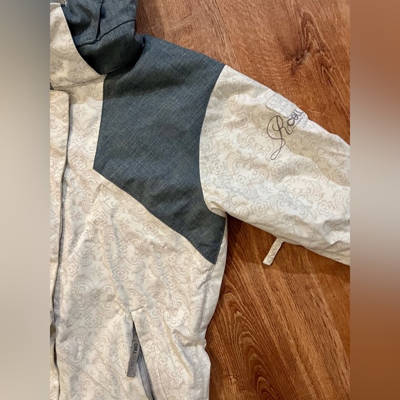 Ride Snowboard Cell Series 10 Brisbane Jacket Ladies’ Size Med EUC - Picture 2 of 7